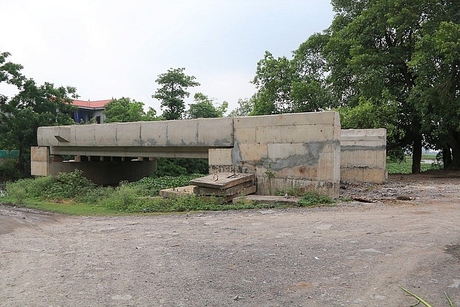 Ninh Bình: Cầu 19 tỷ đồng "đắp chiếu" gần 10 năm vì vướng... 32 m2 đất