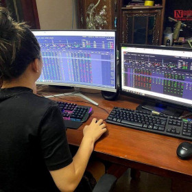 Khổ như nhà đầu tư chứng khoán: Thuế phí, sàn "đơ" bào mòn lợi nhuận