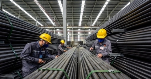 Giá thép có dấu hiệu “hạ nhiệt” nhưng vẫn còn cao