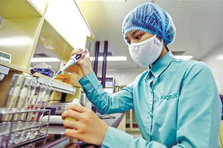 Phát huy nội lực trong sản xuất vắc xin