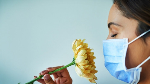 Sau khi hồi phục Covid-19 bệnh nhân có thể bị mất hoặc loạn khứu giác