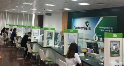 Dòng ngân hàng trở lại đưa VN-Index lập đỉnh mới, Vietcombank giành ngôi vương vốn hóa