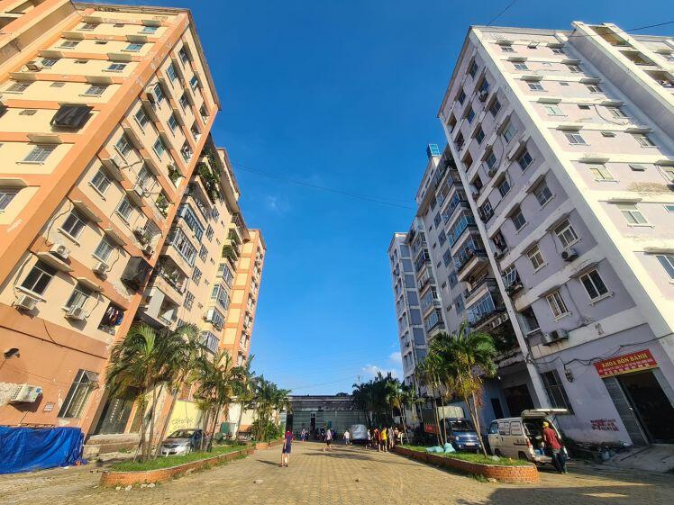 Xã hội hoá nhà tái định cư, có giải quyết được tình trạng 'xây xong bỏ hoang'?