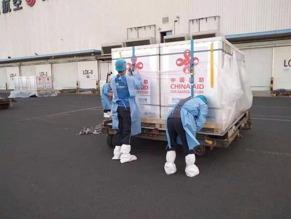 500.000 liều vắc xin từ Trung Quốc đã về tới sân bay Nội Bài