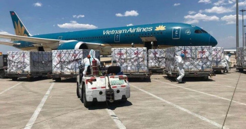500.000 liều vắc xin từ Trung Quốc đã về tới sân bay Nội Bài