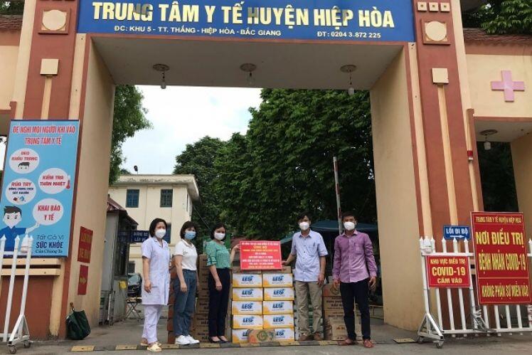 Phạt 17,5 triệu đồng F0 trốn ra ngoài khu điều trị mua quà bánh