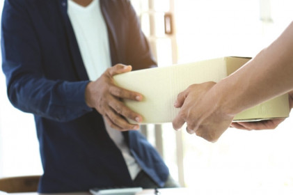 Cổ phiếu chuyển phát nhanh: Cơ hội trong đại dịch