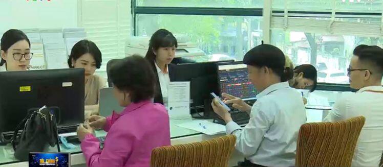 Một môi giới chứng khoán phải chăm sóc 800 - 1.000 tài khoản nhà đầu tư