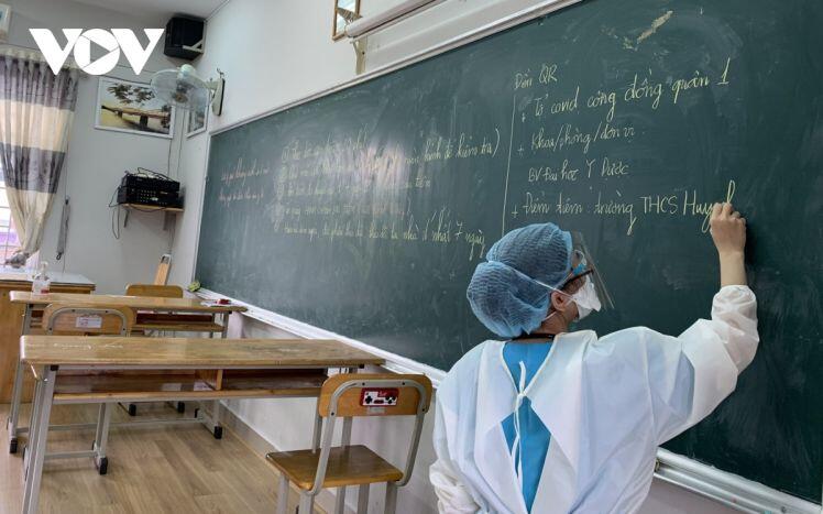 Nhiều người trên 65 tuổi phải hoãn tiêm vaccine Covid-19