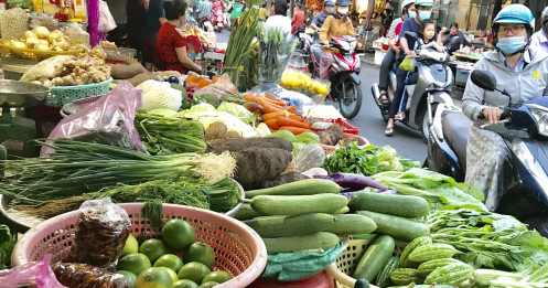 Ít người bán, giá rau củ quả tại TP.HCM tăng mạnh