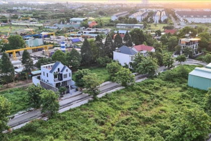 Đất nền vùng ven TPHCM hết sốt ảo, nhà đầu tư xả hàng cắt lỗ