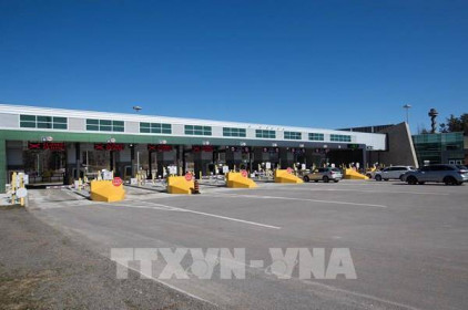 Canada tăng tốc tiêm chủng để mở cửa lại biên giới với Mỹ