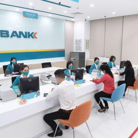 ABBank giảm lãi, tăng hạn mức cho vay hỗ trợ khách hàng doanh nghiệp