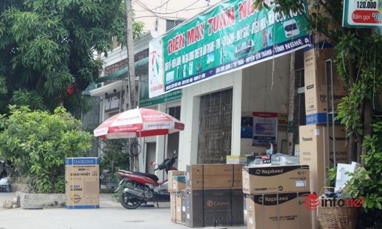 Tất bật 15 giờ mỗi ngày nhận ngay tiền triệu, thợ lắp điều hòa vẫn 'oải' vì nắng