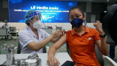 Bộ Y tế hỗ trợ bác sĩ để TPHCM đẩy nhanh tiến độ tiêm vaccine ngừa Covid-19