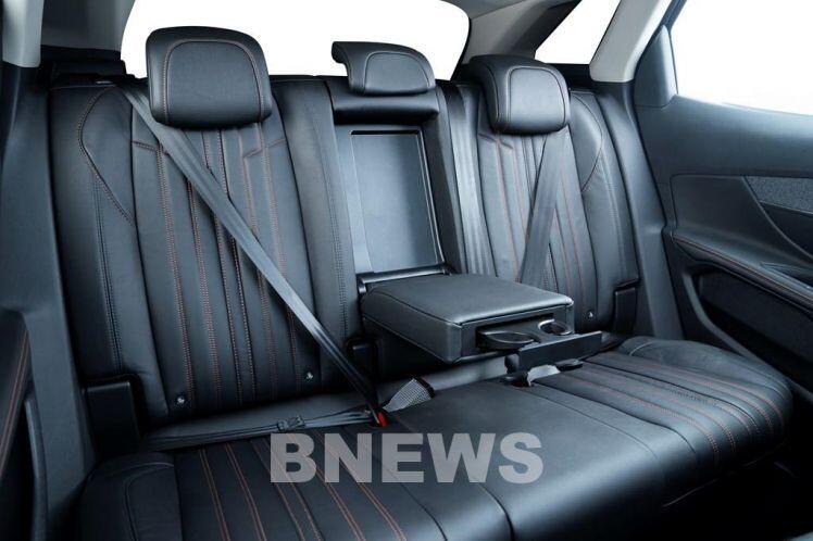 THACO AUTO ra mắt New Peugeot 3008 với giá bán ưu đãi từ 989 triệu đồng