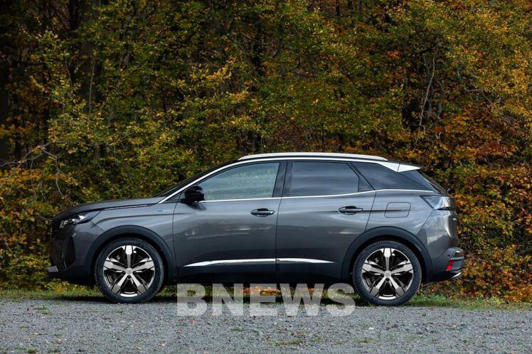 THACO AUTO ra mắt New Peugeot 3008 với giá bán ưu đãi từ 989 triệu đồng