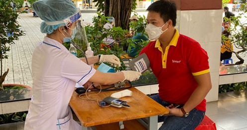 Hơn 6.500 nhân viên VinMart, VinMart+ đã được tiêm vaccine