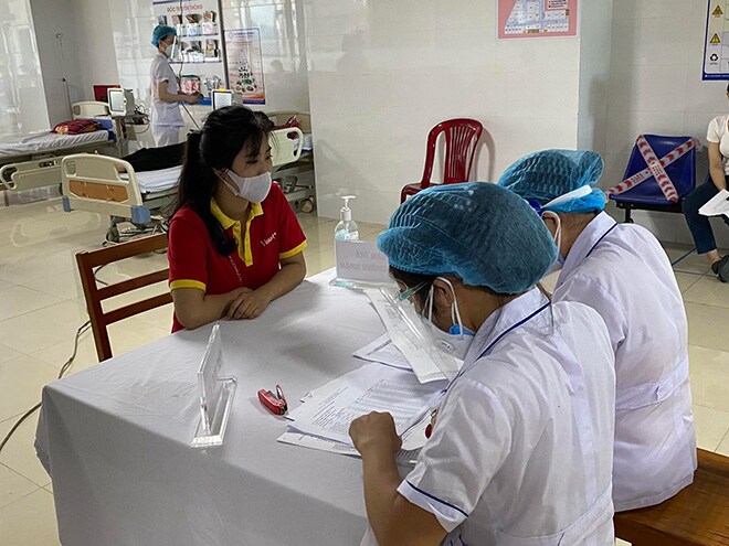 Hơn 6.500 nhân viên VinMart, VinMart+ đã được tiêm vaccine