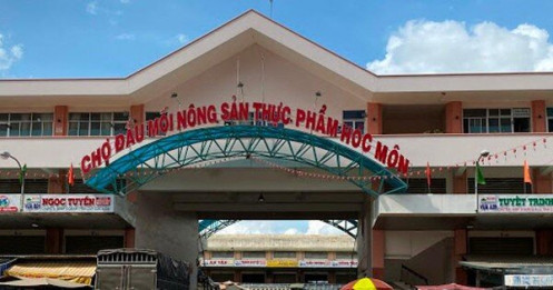TPHCM khẩn cấp dừng hoạt động chợ đầu mối Hóc Môn