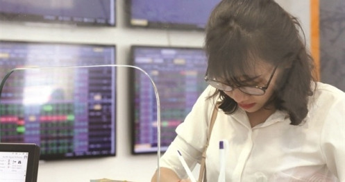 Thanh khoản sụt giảm, liệu thị trường có vượt 1.400 điểm?