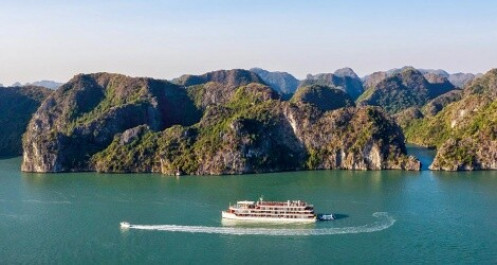 Dùng “hộ chiếu vắc-xin” cứu nguy du lịch