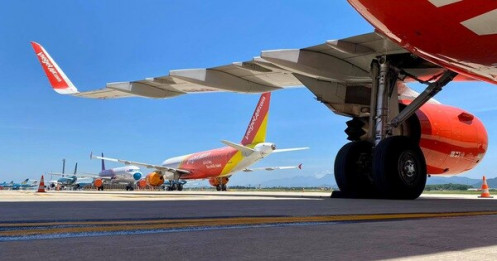Hàng không có thể từng bước mở lại chuyến bay quốc tế vào cuối năm 2021