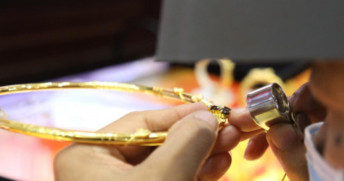 Giá vàng hôm nay 30.6.2021: Giảm sâu về mức thấp nhất 11 tuần