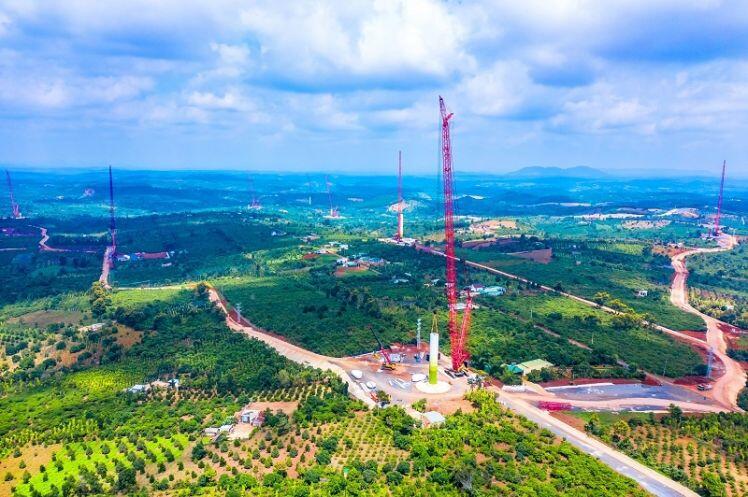 Cận cảnh nhà máy điện gió lớn nhất Việt Nam của Trungnam Group 