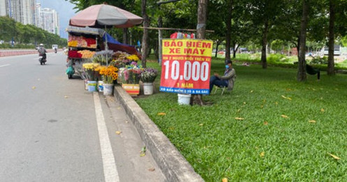 Bảo hiểm xe máy lề đường "hết đất sống"