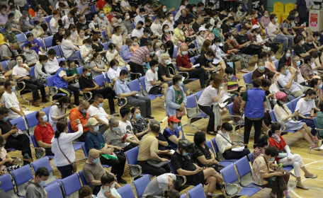 Trung Quốc bắt đầu chiến dịch tiêm vắc xin Covid-19 cho người từ 12 tuổi | Thế giới | Thanh Niên