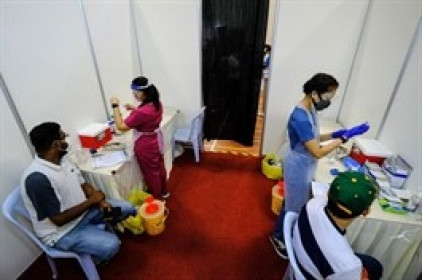 Vận tải biển toàn cầu chao đảo vì phần lớn thủy thủ chưa được tiêm vắc-xin