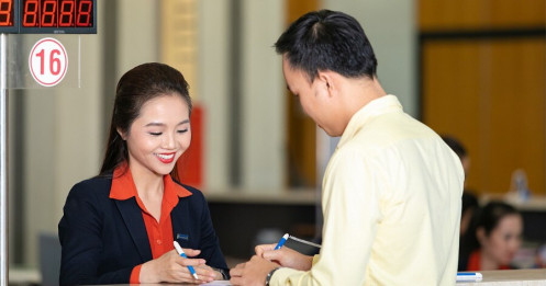 Có thể sụt giảm nghìn tỷ lợi nhuận, nhưng Sacombank vẫn giảm 1% lãi suất để hỗ trợ doanh nghiệp