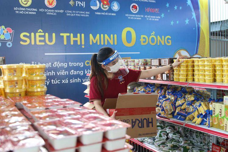 TP.HCM: "Siêu thị 0 đồng" chọn cả nghìn đơn hàng cho sinh viên