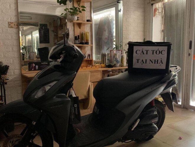 Hà Nội siết chặt hoạt động không thiết yếu, dịch vụ cắt tóc tại nhà bội thu
