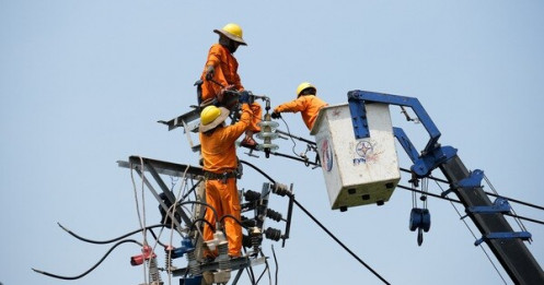 Giảm hơn 34 tỉ đồng tiền điện cho khách hàng miền Trung