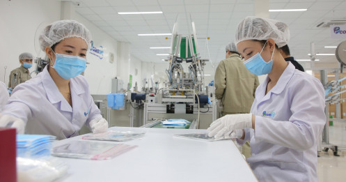 Triển vọng tăng trưởng kinh tế Việt Nam bị hạ xuống vì dịch Covid-19, chuyên gia nói gì ?