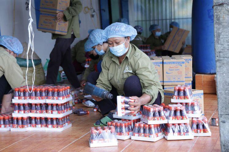 Ngân hàng giảm lãi suất cho vay lên tới 2%, doanh nghiệp hy vọng "tiền đến tay"