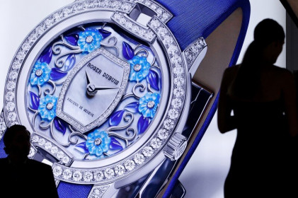 Chứng khoán châu Âu giao dịch cao hơn, Rrichemont tỏa sáng sau báo cáo hàng quý