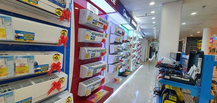 Giữa mùa nắng nóng điều hòa giảm giá đến 50%