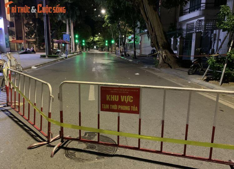 Phong toả quán pizza Company ở Đoàn Trần Nghiệp do nhân viên nghi là F0