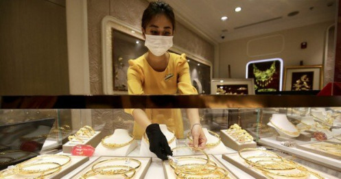 Sau khi đạt đỉnh cao, giá vàng giảm