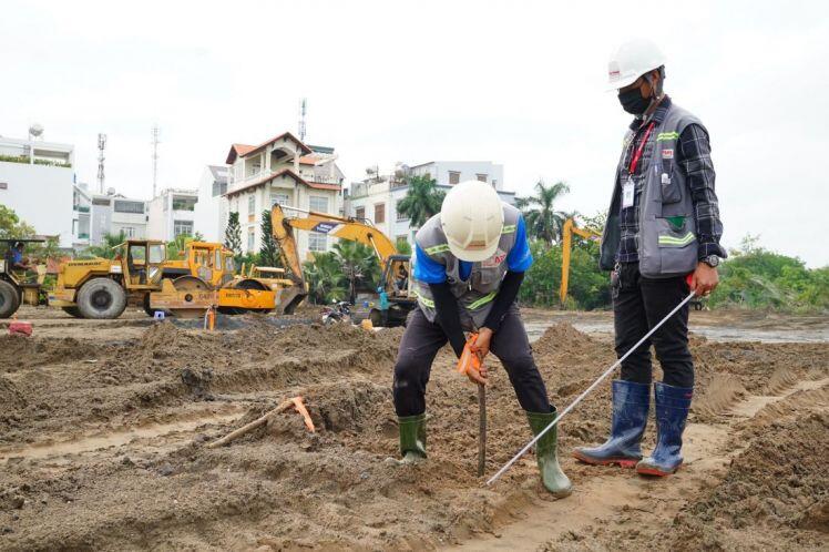 Cận cảnh 2 bệnh viện dã chiến 7.000 giường đang san lấp, xây dựng ở TP.HCM