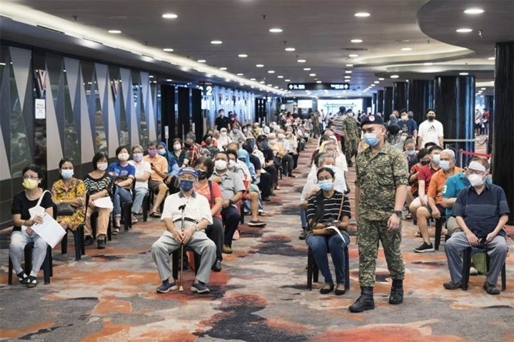 COVID-19: Campuchia cảnh báo thảm họa y tế, Malaysia thêm gần 13.000 ca bệnh