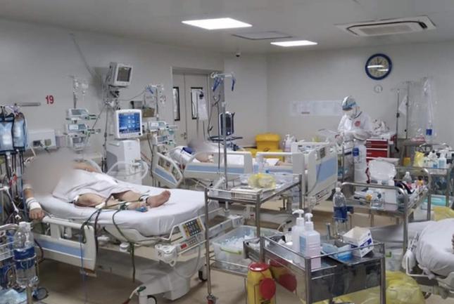"Cháy hàng" máy tạo oxy ở TPHCM