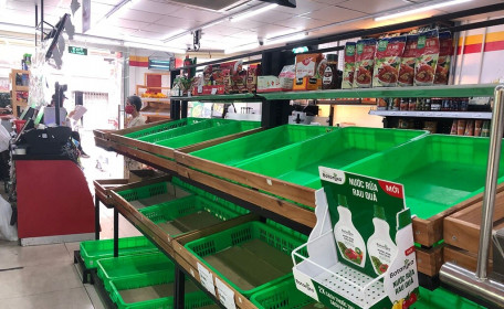 Thực phẩm thiết yếu tại TP.HCM vẫn căng thẳng