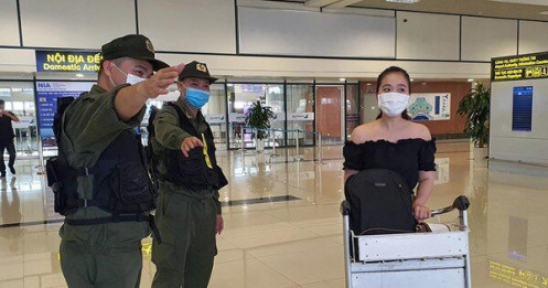 Hàng không cho thuê chuyến vận chuyển đưa người rời các tỉnh phía Nam