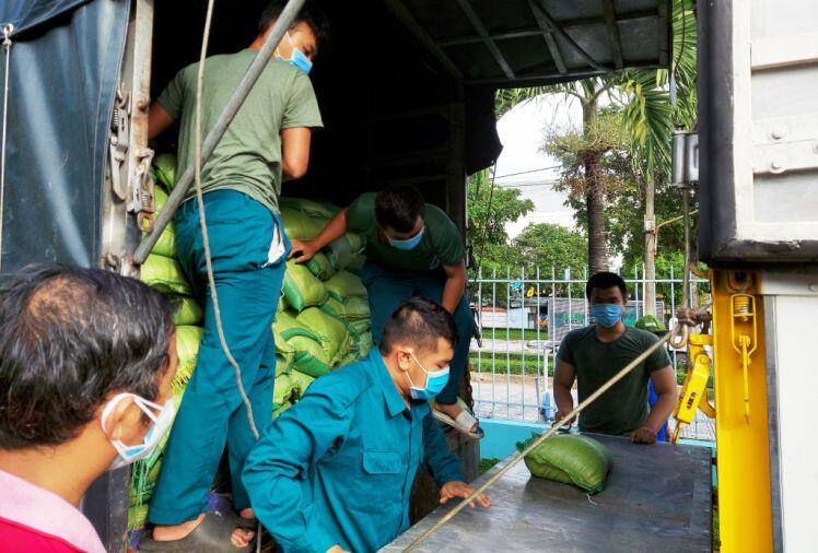 An Giang gửi tặng TP HCM 20 tấn rau củ và nhiều hàng hóa thiết yếu