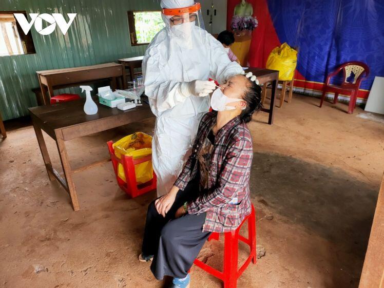 Nhiều địa phương ghi nhận có ca mắc COVID-19 mới, khẩn trương truy vết, khoanh vùng