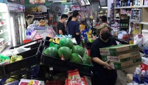 Đủ hàng hóa thiết yếu cho người dân Hà Nội, giá bán không tăng